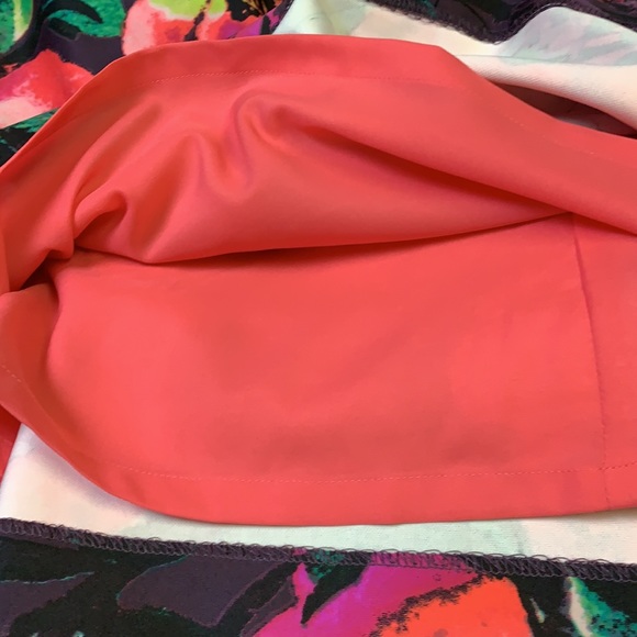 Vince Camuto - Picture 6 of 8